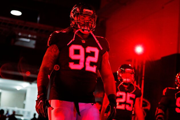 ATLANTA, GA - NOVEMBER 26: Dontari Poe #92 of the Atlanta Falcons walks out of the tunnel prior to the game against the Tampa Bay Buccaneers at Mercedes-Benz Stadium on November 26, 2017 in Atlanta, Georgia. (Photo by Kevin C.  Cox/Getty Images)