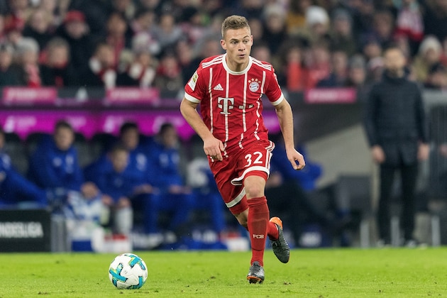 MUNICH, GERMANY - FEBRUARY 10:  Joshua Kimmich of FC Bayern Muenchen runs with the ball during the Bundesliga match between FC Bayern Muenchen and FC Schalke 04 at Allianz Arena on February 10, 2018 in Munich, Germany.  (Photo by Boris Streubel/Getty Images)