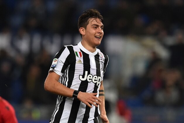 ROME, ITALY - MARCH 03:  Paulo Dybala of Juventus FC celebrates after scoring the opening goal during the serie A match between SS Lazio and Juventus at Stadio Olimpico on March 3, 2018 in Rome, Italy.  (Photo by Giuseppe Bellini/Getty Images)