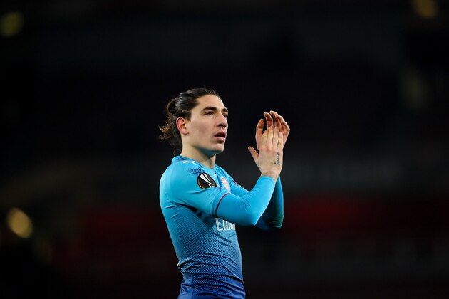 LONDON, ENGLAND - FEBRUARY 22: Hector Bellerin of Arsenal applauds during UEFA Europa League Round of 32 match between Arsenal and Ostersunds FK at the Emirates Stadium on February 22, 2018 in London, United Kingdom. (Photo by Matthew Ashton - AMA/Getty Images)