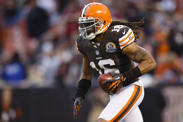 Cleveland Browns wide receiver Josh Cribbs (16) runs the ball on a kickoff return against the Washington Redskins during an NFL football game in Cleveland, Sunday, Dec. 16, 2012. (AP Photo/Rick Osentoski)