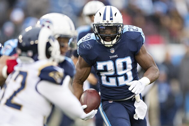 NASHVILLE, TN - DECEMBER 24:  DeMarco Murray #29 of the Tennessee Titans runs the ball during a game against the Los Angeles Rams at Nissan Stadium on December 24, 2017 in Nashville, Tennessee.  The Rams defeated the Titans 27-23.  (Photo by Wesley Hitt/Getty Images)