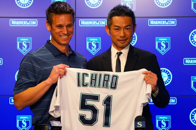PEORIA, AZ - MARCH 07:  Mariners General Manager Jerry Dipoto and Ichiro Suzuki of the Seattle Mariners pose for photographers during a press conference on March 7, 2018 in Peoria, Arizona.  (Photo by Masterpress/Getty Images)