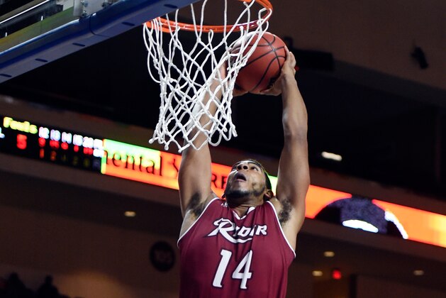 LAS VEGAS, NV - NOVEMBER 24:  Dimencio Vaughn #14 of the Rider Broncs goes to dunk the ball against the Hampton Pirates during the championship game of the 2017 Continental Tire Las Vegas Invitational basketball tournament at the Orleans Arena on November 24, 2017 in Las Vegas, Nevada. Rider won 94-80.  (Photo by David Becker/Getty Images)