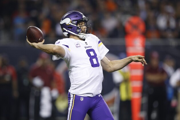 CHICAGO, IL - OCTOBER 09: Sam Bradford #8 of the Minnesota Vikings throws a pass during a game against the Chicago Bears at Soldier Field on October 9, 2017 in Chicago, Illinois. The Vikings won 20-17. (Photo by Joe Robbins/Getty Images)