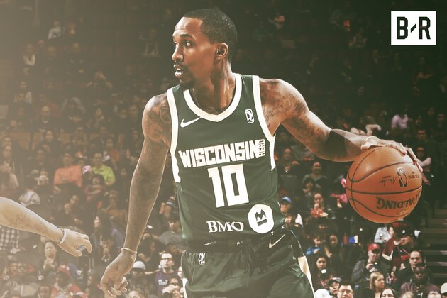 OSKOSH, WI - FEBRUARY 21: Brandon Jennings #10 of the Wisconsin Herd handles the ball against Fort Wayne Mad Ants on FEBRUARY 21, 2018 at the Menominee Nation Arena in Oshkosh, Wisconsin. NOTE TO USER: User expressly acknowledges and agrees that, by downloading and or using this Photograph, user is consenting to the terms and conditions of the Getty Images License Agreement. Mandatory Copyright Notice: Copyright 2018 NBAE (Photo by Gary Dineen/NBAE via Getty Images)