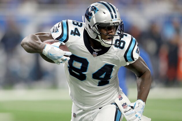 DETROIT, MI - OCTOBER 08: Ed Dickson #84 of the Carolina Panthers fights for yardage against the Detroit Lions during the first half at Ford Field on October 8, 2017 in Detroit, Michigan. (Photo by Leon Halip/Getty Images)