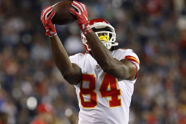 Kansas City Chiefs tight end Demetrius Harris catches a pass before an NFL football game against the New England Patriots at Gillette Stadium in Foxborough, Mass. Thursday, Sept. 7, 2017. (Winslow Townson/AP Images for Panini)