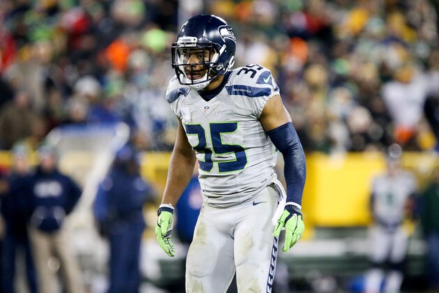 GREEN BAY, WI - DECEMBER 11:  DeShawn Shead #35 of the Seattle Seahawks plays defensive back in the fourth quarter against the Green Bay Packers at Lambeau Field on December 11, 2016 in Green Bay, Wisconsin. (Photo by Dylan Buell/Getty Images)