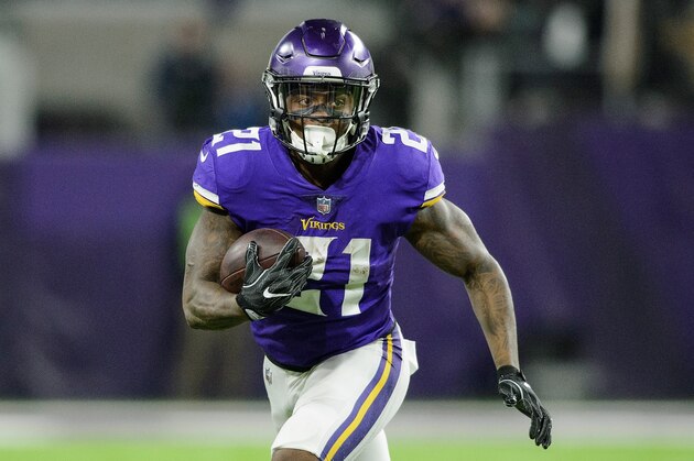 MINNEAPOLIS, MN - JANUARY 14: Jerick McKinnon #21 of the Minnesota Vikings carries the ball against the New Orleans Saints during the second half of the NFC Divisional Playoff game on January 14, 2018 at U.S. Bank Stadium in Minneapolis, Minnesota. (Photo by Hannah Foslien/Getty Images)