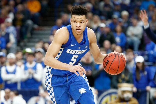 ST LOUIS, MO - MARCH 11:  Kevin Knox #5 of the Kentucky Wildcats dribbles the ball against the Tennessee Volunteers during the Championship game of the 2018 SEC Basketball Tournament at Scottrade Center on March 11, 2018 in St Louis, Missouri.  (Photo by Andy Lyons/Getty Images)