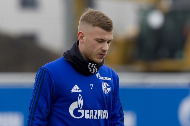 GELSENKIRCHEN, GERMANY - MARCH 07: Max Meyer of Schalke looks on during a training session at the FC Schalke 04 Training center on March 07, 2018 in Gelsenkirchen, Germany. (Photo by TF-Images/TF-Images via Getty Images)