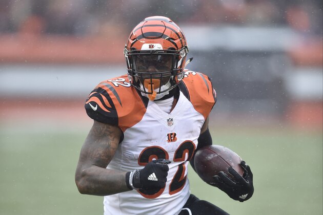 Cincinnati Bengals running back Jeremy Hill (32) runs with the ball during an NFL football game against the Cleveland Browns, Sunday, Dec. 11, 2016, in Cleveland. The Bengals won 23-10. (AP Photo/David Richard)