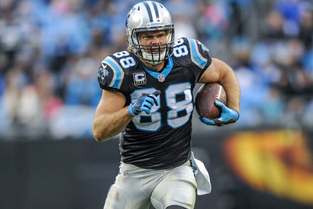 Carolina Panthers tight end Greg Olsen (88) runs the ball during the second half of a NFL football game against the San Diego Chargers in Charlotte, N.C., Sunday, Dec. 11, 2016. (AP Photo/Mike McCarn)
