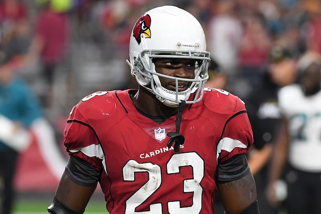 GLENDALE, AZ - NOVEMBER 26:  Adrian Peterson #23 of the Arizona Cardinals looks to his sidelines during a stop in play against the Jacksonville Jaguars at University of Phoenix Stadium on November 26, 2017 in Glendale, Arizona.  (Photo by Norm Hall/Getty Images)