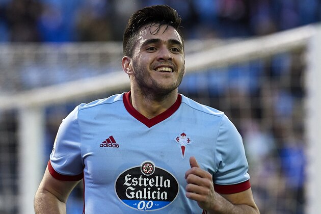VIGO, SPAIN - FEBRUARY 11:  Maximiliano 'Maxi' Gomez of Celta de Vigo celebrates after scoring his team's first goal during the La Liga match between Celta de Vigo and Espanyol at Balaidos Stadium on February 11, 2018 in Vigo, Spain.  (Photo by Quality Sport Images/Getty Images)