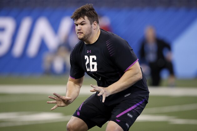 INDIANAPOLIS, IN - MARCH 02: Notre Dame offensive lineman Quenton Nelson in action during the 2018 NFL Combine at Lucas Oil Stadium on March 2, 2018 in Indianapolis, Indiana. (Photo by Joe Robbins/Getty Images)