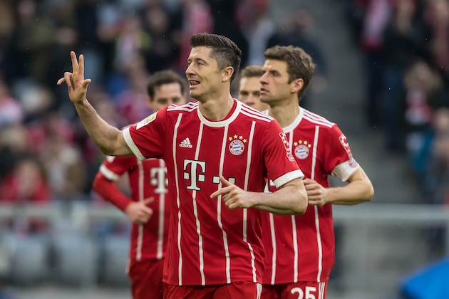 MUNICH, GERMANY - MARCH 10: Robert Lewandowski of Bayern Muenchen celebrates after scoring his team`s goal during the Bundesliga match between FC Bayern Muenchen and Hamburger SV at Allianz Arena on March 10, 2018 in Munich, Germany. (Photo by TF-Images/TF-Images via Getty Images) MUNICH, GERMANY - MARCH 10: Robert Lewandowski of Bayern Muenchen celebrates after scoring his team`s goal during the Bundesliga match between FC Bayern Muenchen and Hamburger SV at Allianz Arena on March 10, 2018 in Munich, Germany. (Photo by TF-Images/TF-Images via Getty Images)