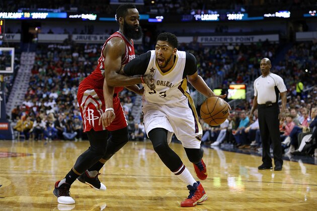 NEW ORLEANS, LA - MARCH 17:  Anthony Davis #23 of the New Orleans Pelicans drives against James Harden #13 of the Houston Rockets during the first half of a game at Smoothie King Center on March 17, 2017 in New Orleans, Louisiana. NOTE TO USER: User expressly acknowledges and agrees that, by downloading and or using this photograph, User is consenting to the terms and conditions of the Getty Images License Agreement.  (Photo by Jonathan Bachman/Getty Images)