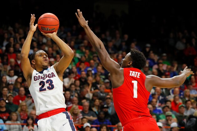 BOISE, ID - MARCH 17:  Zach Norvell Jr. #23 of the Gonzaga Bulldogs shoots the ball against Jae'Sean Tate #1 of the Ohio State Buckeyes during the first half in the second round of the 2018 NCAA Men's Basketball Tournament at Taco Bell Arena on March 17, 2018 in Boise, Idaho.  (Photo by Kevin C. Cox/Getty Images)