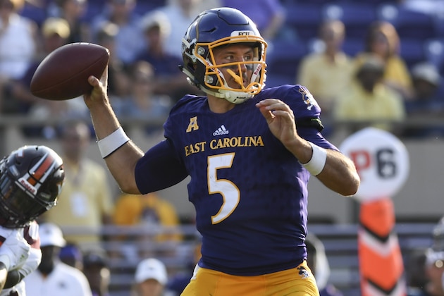 GREENVILLE, NC - SEPTEMBER 16: Quarterback Gardner Minshew #5 of the East Carolina Pirates looks to throw against the Virginia Tech Hokies in the second half at Dowdy-Ficklen Stadium on September 16, 2017 in Greenville, North Carolina. Virginia Tech defeated East Carolina 64-17. (Photo by Michael Shroyer/Getty Images)