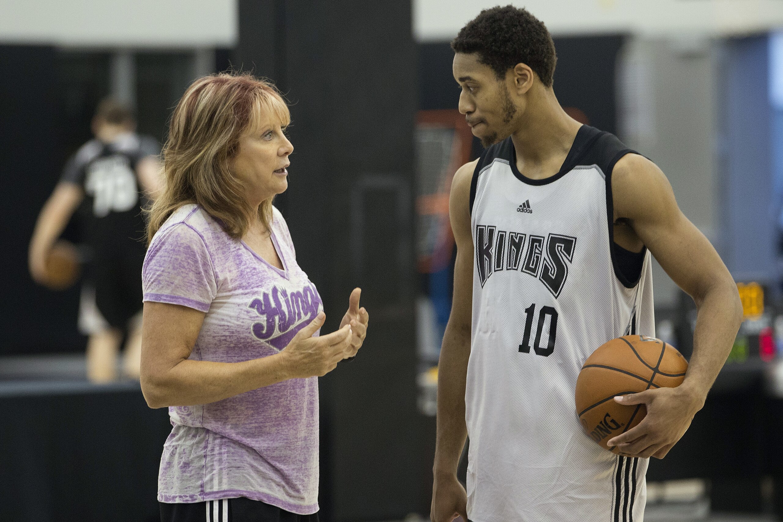 Sacramento Kings assistant coach Nancy Lieberman talks with Isaiah Cousins during an NBA basketball mini-camp Tuesday, July 5, 2016, in Sacramento, Calif. (AP Photo/Rich Pedroncelli)