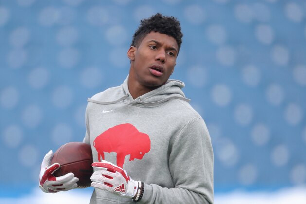 BUFFALO, NY - DECEMBER 17: Zay Jones #11 of the Buffalo Bills warms up before the start of NFL game action against the Miami Dolphins at New Era Field on December 17, 2017 in Buffalo, New York. (Photo by Tom Szczerbowski/Getty Images)