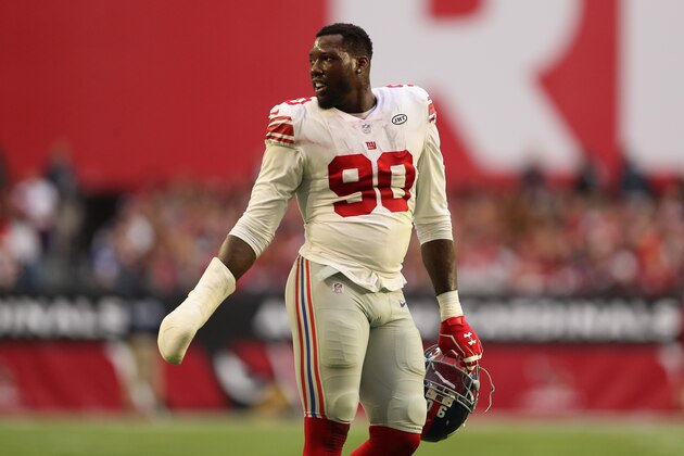 GLENDALE, AZ - DECEMBER 24:  Defensive end Jason Pierre-Paul #90 of the New York Giants during the first half of the NFL game against the Arizona Cardinals at the University of Phoenix Stadium on December 24, 2017 in Glendale, Arizona.  The Cardinals defeated the Giants 23-0.  (Photo by Christian Petersen/Getty Images)