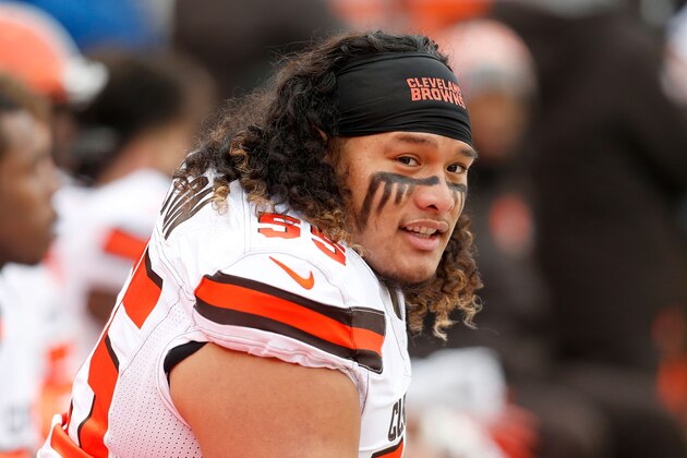 CLEVELAND, OH - DECEMBER 17:  Danny Shelton #55 of the Cleveland Browns sits on the sideline during the game against the Baltimore Ravens at FirstEnergy Stadium on December 17, 2017 in Cleveland, Ohio. Baltimore defeated Cleveland 27-10. (Photo by Kirk Irwin/Getty Images)  *** Danny Shelton