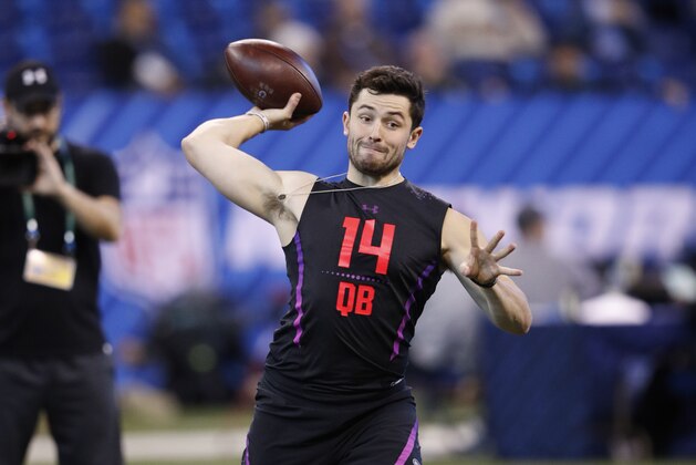 INDIANAPOLIS, IN - MARCH 03: Oklahoma quarterback Baker Mayfield throws during the NFL Combine at Lucas Oil Stadium on March 3, 2018 in Indianapolis, Indiana. (Photo by Joe Robbins/Getty Images)