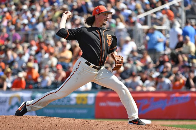 SCOTTSDALE, AZ - MARCH 09: Jeff Samardzija #29 of the San Francisco Giants delivers a pitch against the Seattle Mariners in the spring training game at Scottsdale Stadium on March 9, 2018 in Scottsdale, Arizona. (Photo by Jennifer Stewart/Getty Images)