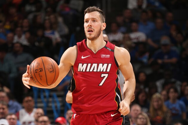 OKLAHOMA CITY, OK - MARCH 23:  Goran Dragic #7 of the Miami Heat handles the ball against the Oklahoma City Thunder on March 23, 2018 at Chesapeake Energy Arena in Oklahoma City, Oklahoma. NOTE TO USER: User expressly acknowledges and agrees that, by downloading and or using this photograph, User is consenting to the terms and conditions of the Getty Images License Agreement. Mandatory Copyright Notice: Copyright 2018 NBAE (Photo by Layne Murdoch/NBAE via Getty Images)