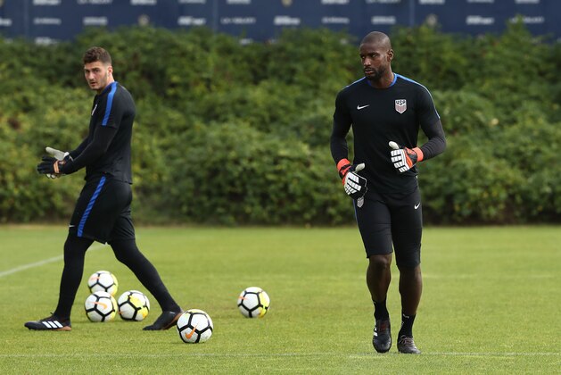 CARSON, CA - JANUARY 19:  Goalkeepers Bill Hamid (R) and Alex Bono of the U.S. Men's National Soccer Team train at StubHub Center on January 19, 2018 in Carson, California.  (Photo by Victor Decolongon/Getty Images)