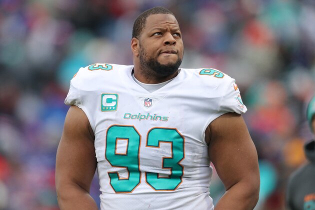 BUFFALO, NY - DECEMBER 17: Ndamukong Suh #93 of the Miami Dolphins looks on during their NFL game against the Buffalo Bills at New Era Field on December 17, 2017 in Buffalo, New York. (Photo by Tom Szczerbowski/Getty Images)