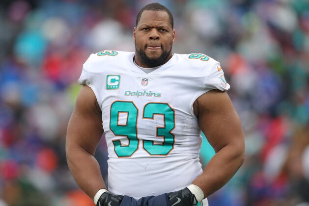 BUFFALO, NY - DECEMBER 17: Ndamukong Suh #93 of the Miami Dolphins looks on during NFL game action against the Buffalo Bills at New Era Field on December 17, 2017 in Buffalo, New York. (Photo by Tom Szczerbowski/Getty Images)