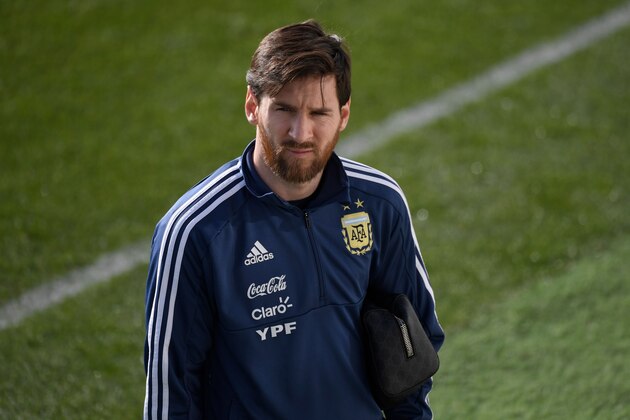 Argentina's forward Lionel Messi attends a training session in Madrid on March 25, 2018 ahead of an international friendly football match between Spain and Argentina. / AFP PHOTO / GABRIEL BOUYS        (Photo credit should read GABRIEL BOUYS/AFP/Getty Images)