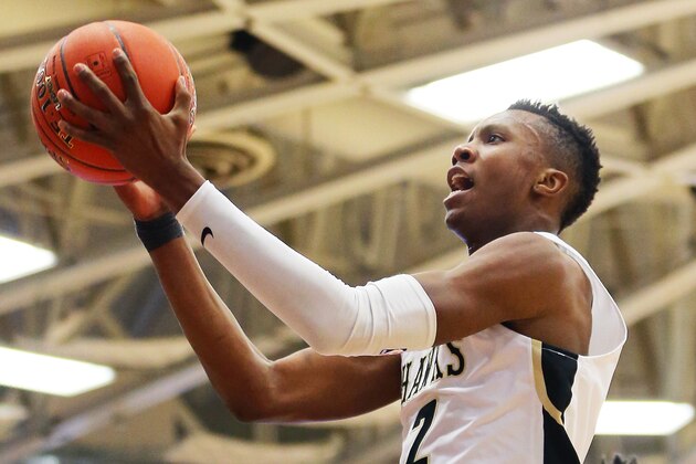 SPRINGFIELD, MA - JANUARY 15:  Louis King #2 of Hudson Catholic High School goes for a layup in a game against John Carroll School during the 2018 Spalding Hoophall Classic at Blake Arena at Springfield College on January 15, 2018 in Springfield, Massachusetts.  (Photo by Adam Glanzman/Getty Images)