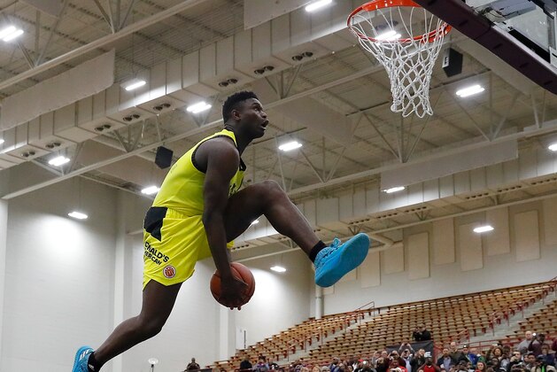 ATLANTA, GA - MARCH 26:  Zion Williamson of Spartanburg Day School attempts a dunk during the 2018 McDonald's All American Game POWERADE Jam Fest at Forbes Arena on March 26, 2018 in Atlanta, Georgia.  (Photo by Kevin C. Cox/Getty Images)