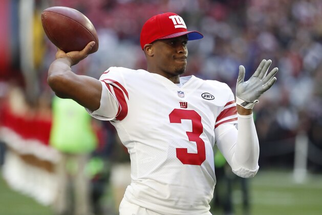 New York Giants quarterback Geno Smith (3) during an NFL football game against the Arizona Cardinals, Sunday, Dec. 24, 2017, in Glendale, Ariz. The Cardinals won 23-0. (AP Photo/Rick Scuteri)