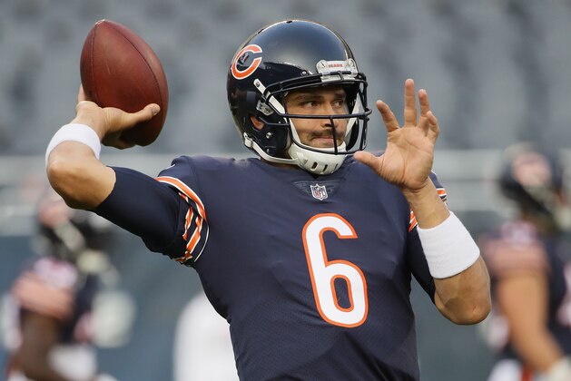 CHICAGO, IL - AUGUST 31:   Mark Sanchez #6 of the Chicago Bears participates in warm-ups before a preseason game against the Cleveland Browns
at Soldier Field on August 31, 2017 in Chicago, Illinois.  (Photo by Jonathan Daniel/Getty Images)