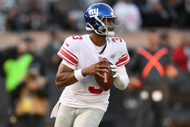 OAKLAND, CA - DECEMBER 03:  Geno Smith #3 of the New York Giants drops back to pass against the Oakland Raiders during their NFL football game at Oakland-Alameda County Coliseum on December 3, 2017 in Oakland, California.  (Photo by Thearon W. Henderson/Getty Images)