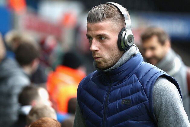 SWANSEA, WALES - MARCH 17:  Toby Alderweireld of Spura arrives prior to The Emirates FA Cup Quarter Final match between Swansea City and Tottenham Hotspur at Liberty Stadium on March 17, 2018 in Swansea, Wales.  (Photo by Catherine Ivill/Getty Images)
