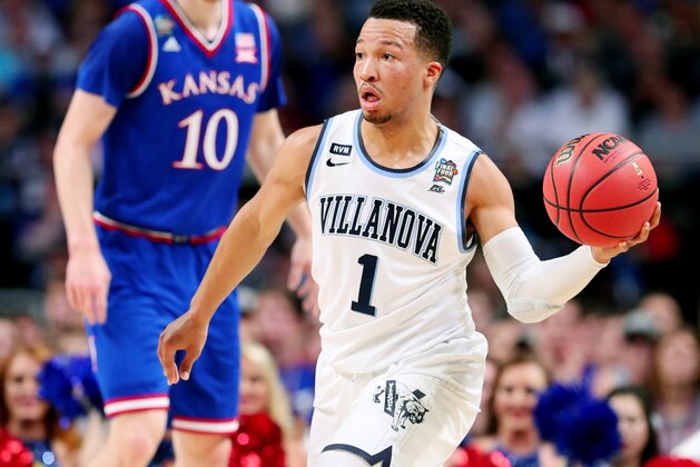 SAN ANTONIO, TX - MARCH 31:  Jalen Brunson #1 of the Villanova Wildcats handles the ball on offense against the Kansas Jayhawks in the first half during the 2018 NCAA Men's Final Four Semifinal at the Alamodome on March 31, 2018 in San Antonio, Texas.  (Photo by Tom Pennington/Getty Images)