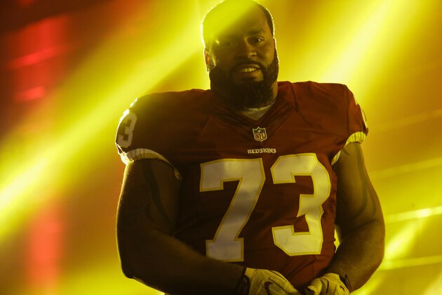 Washington Redskins defensive tackle Cullen Jenkins (73) walks through the tunnel before the first half of an NFL football game against the Green Bay Packers in Landover, Md., Sunday, Nov. 20, 2016. (AP Photo/Patrick Semansky)
