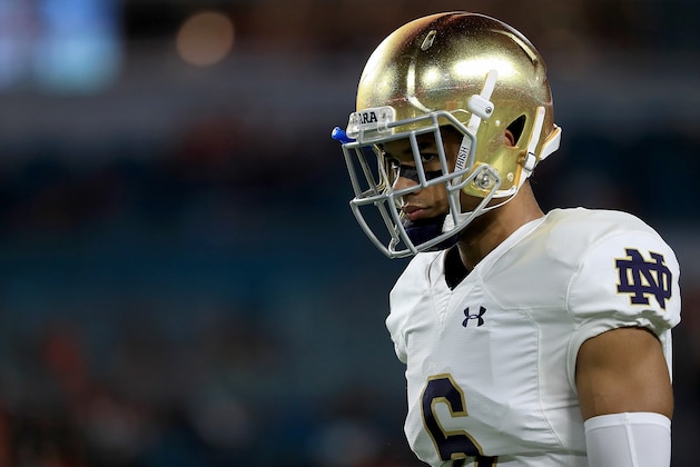 MIAMI GARDENS, FL - NOVEMBER 11:  Equanimeous St. Brown #6 of the Notre Dame Fighting Irish warms up during a game against the Miami Hurricanes at Hard Rock Stadium on November 11, 2017 in Miami Gardens, Florida.  (Photo by Mike Ehrmann/Getty Images)