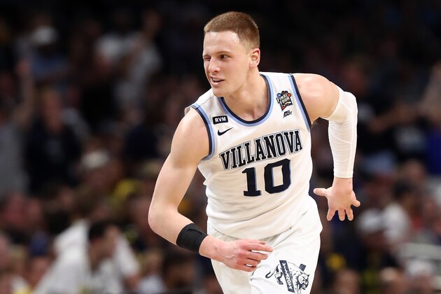 SAN ANTONIO, TX - APRIL 02: Donte DiVincenzo #10 of the Villanova Wildcats reacts after a shot in the second half against the Michigan Wolverines during the 2018 NCAA Men's Final Four National Championship game at the Alamodome on April 2, 2018 in San Antonio, Texas.  (Photo by Ronald Martinez/Getty Images)