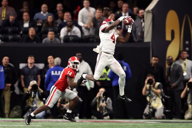 ATLANTA, GA - JANUARY 08: Jerry Jeudy #4 of the Alabama Crimson Tide makes a catch during the second half against the Alabama Crimson Tide in the CFP National Championship presented by AT&T at Mercedes-Benz Stadium on January 8, 2018 in Atlanta, Georgia.  (Photo by Christian Petersen/Getty Images)