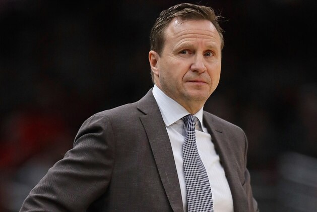 CHICAGO, IL - APRIL 01:  Head coach Scott Brooks of the Washington Wizards watches as his team takes on the Chicago Bulls at the United Center on April 1, 2018 in Chicago, Illinois. The Bulls defeated the Wizards 113-94. NOTE TO USER: User expressly acknowledges and agrees that, by downloading and or using this photograph, User is consenting to the terms and conditions of the Getty Images License Agreement.  (Photo by Jonathan Daniel/Getty Images)