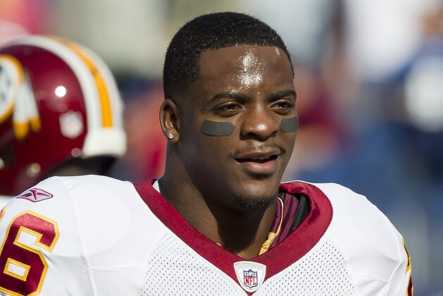 NASHVILLE, TN - NOVEMBER 21:  Clinton Portis #26 of the Washington Redskins warms up before a game against the Tennessee Titans at LP Field on November 21, 2010 in Nashville, Tennessee.  The Redskins defeated the Titans in overtime 19 to 16.  (Photo by Wesley Hitt/Getty Images)