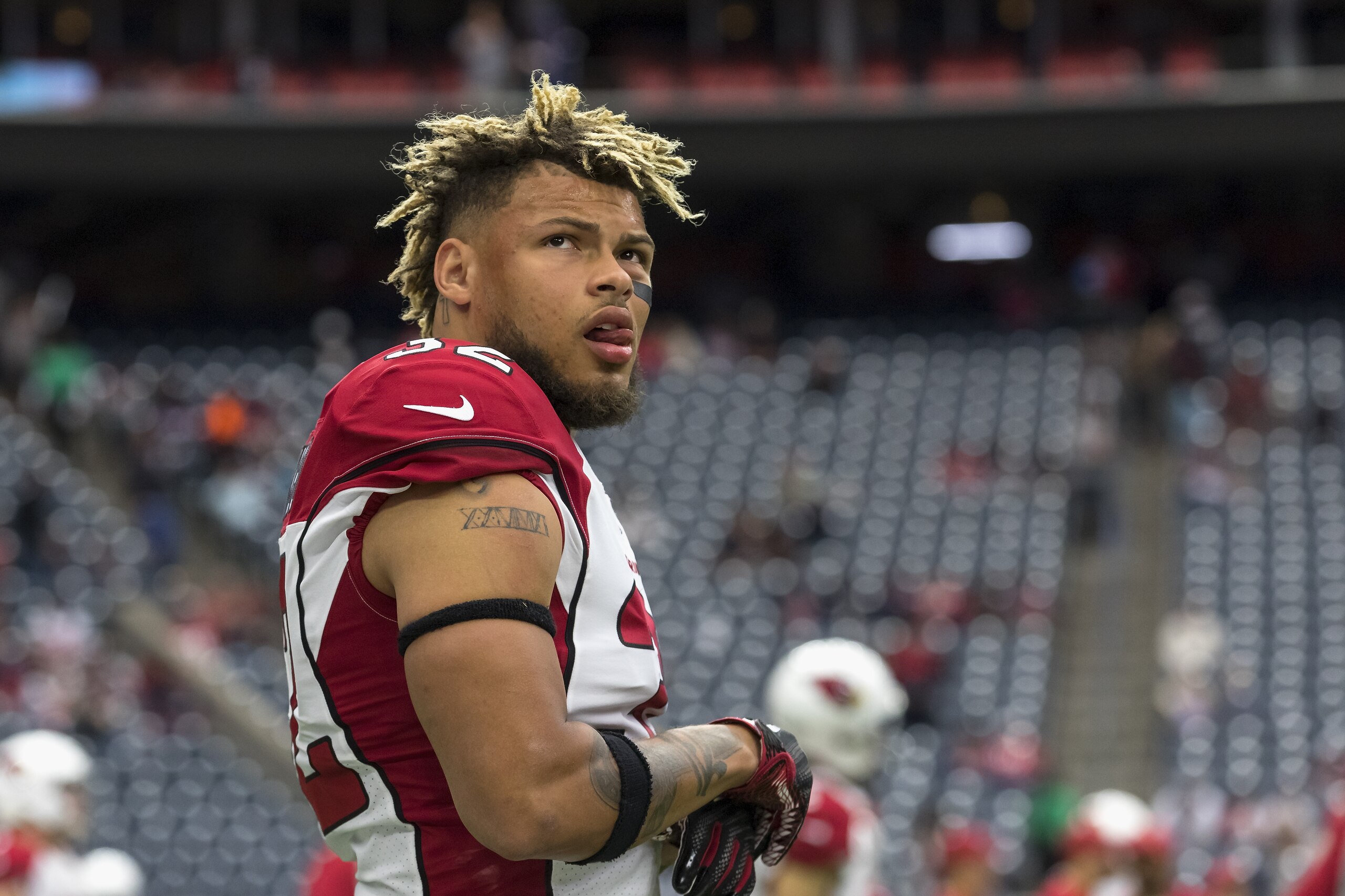 HOUSTON, TX - NOVEMBER 19: Tyrann Mathieu #32 of the Arizona Cardinals warms up before the game against the Houston Texans at NRG Stadium on November 19, 2017 in Houston, Texas. (Photo by Tim Warner/Getty Images)